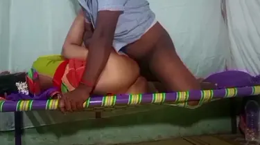Saanthi2 & Vetrivel take turns in doggystyle at homemade sex tape