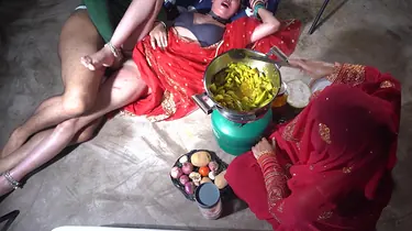 Indian Step Desi Moms Muddy Chat & Cooch Pounding in the Kitchen