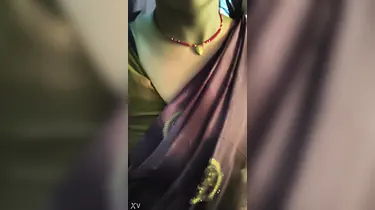 Steaming Indian housewife showcases off her tempting side
