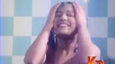 See Chandrika SuperSteamy's debut flick: A molten tub with Tamil act!