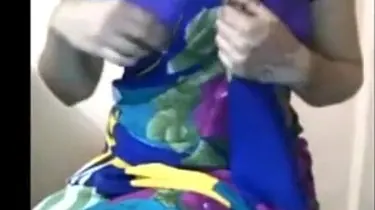 Desi Tamil web cam woman gets crazy with her desi poon