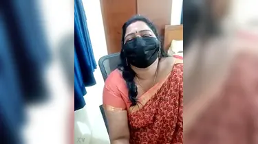 Super-hot and nasty Tamil aunty filthy converse